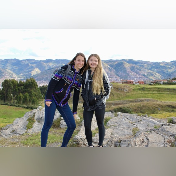 Meet your Posher, Hailey - Picture 5 of 16